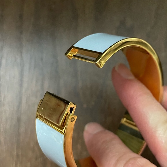 J Crew Wide Hinged Clamp Bracelet Bangle Gold Pastel Blue - Picture 3 of 6